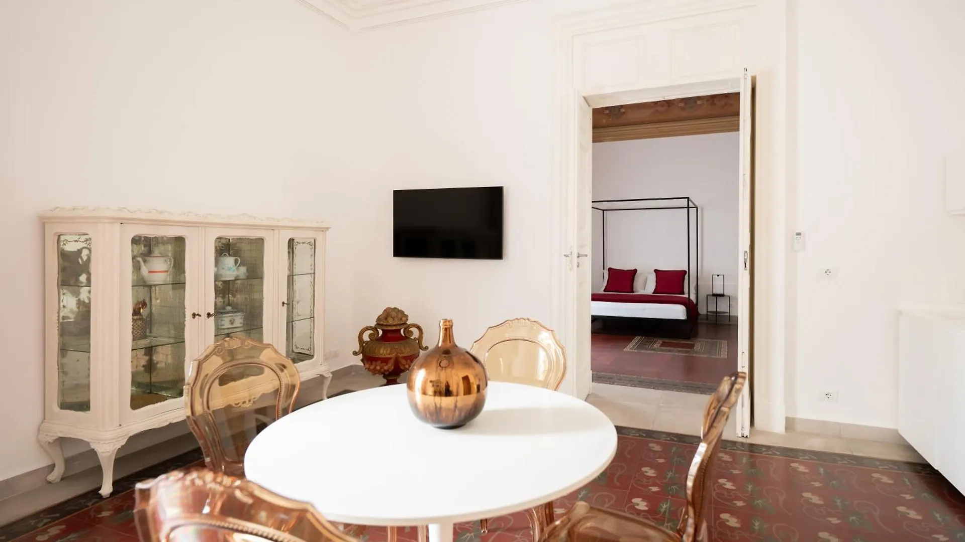 B. Sicilian Charming Stay Historical Suite Catania Apartment